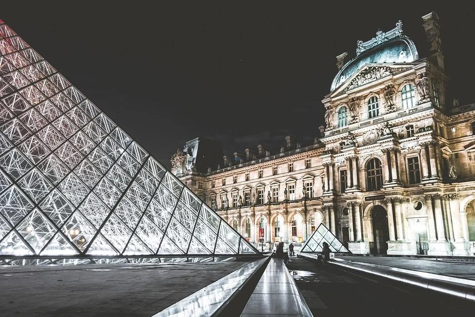 Louvre-1.jpg